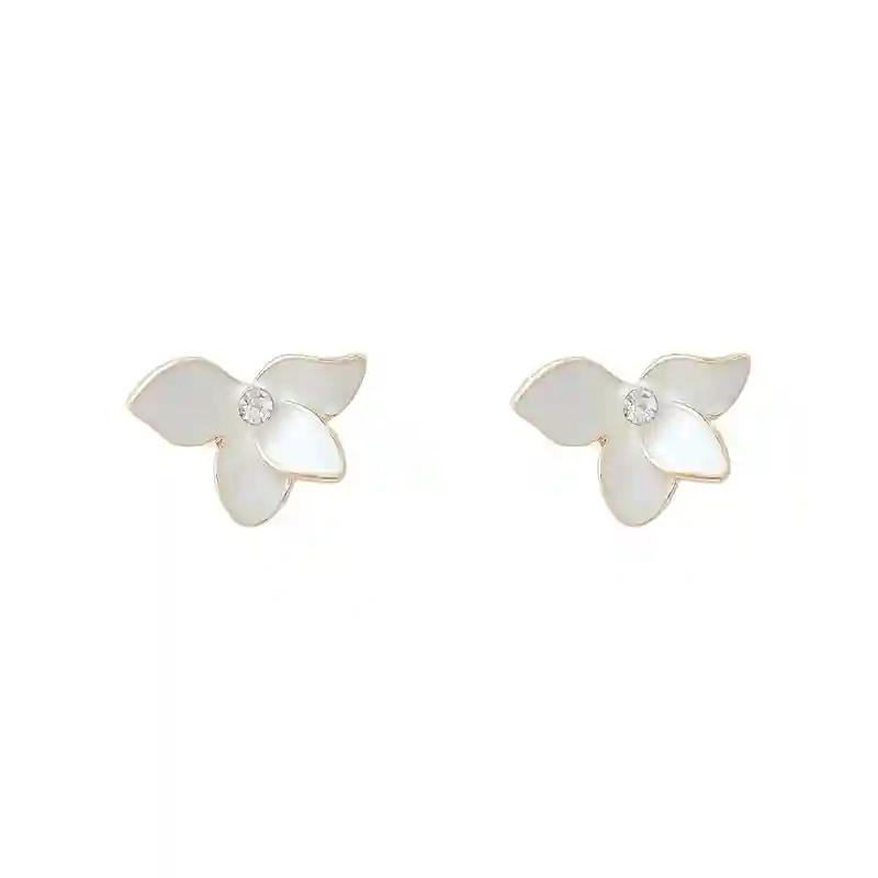 Off White Floral Stud Earring